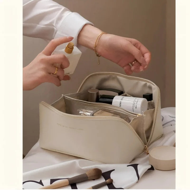 Large Capacity Waterproof Makeup Bag White Portable Spacious Organizer with Compartments Travel Cosmetic Pouch with Handle And Divider
